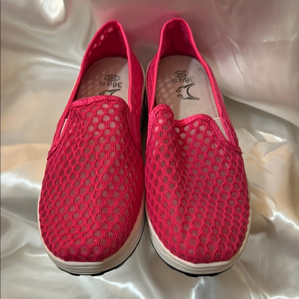 Women's Bright Pink Slip-on Shoes! NWOT